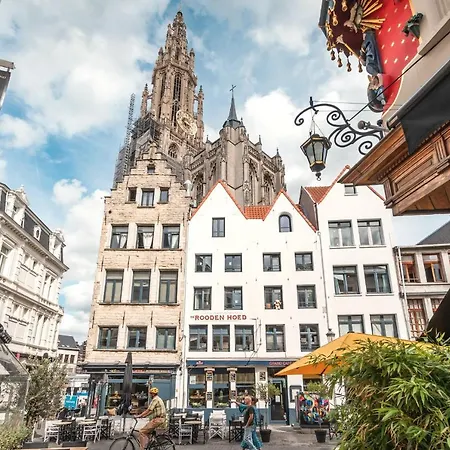 Tempel Cathedral In The Heart Of Apartamento *